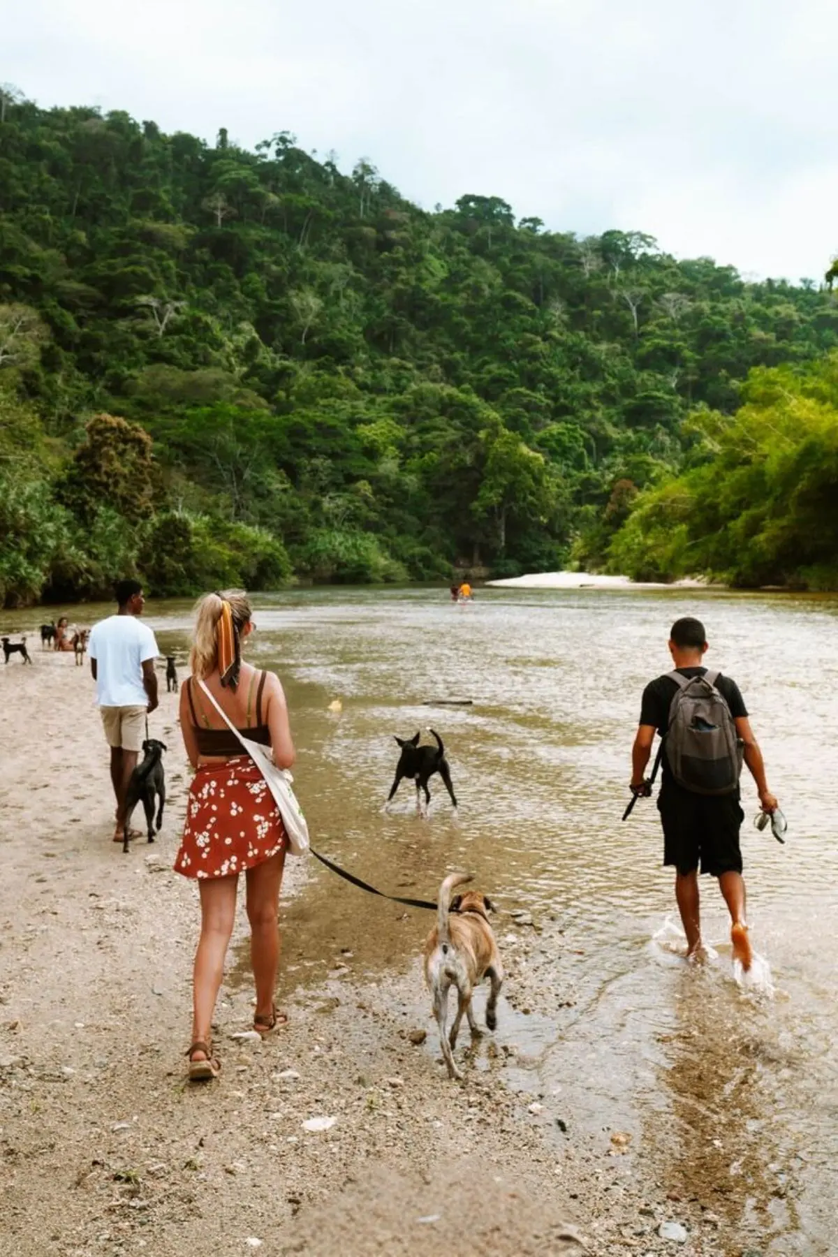 Ritual junto al río cristalino – Genn Tayrona