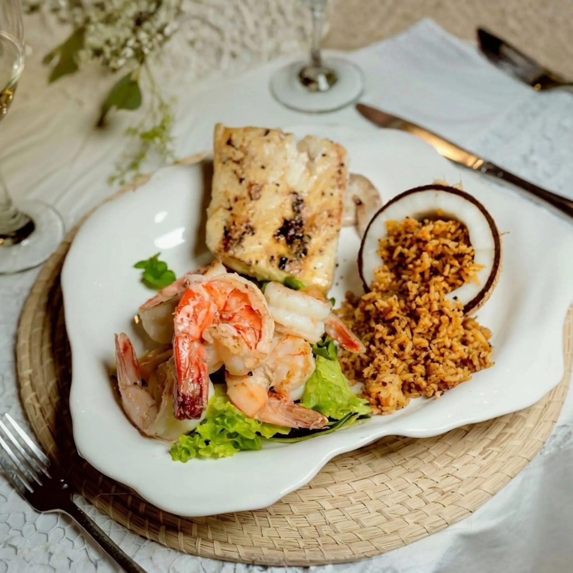 El banquete, mesa caribeña frente al mar – Genn Tayrona