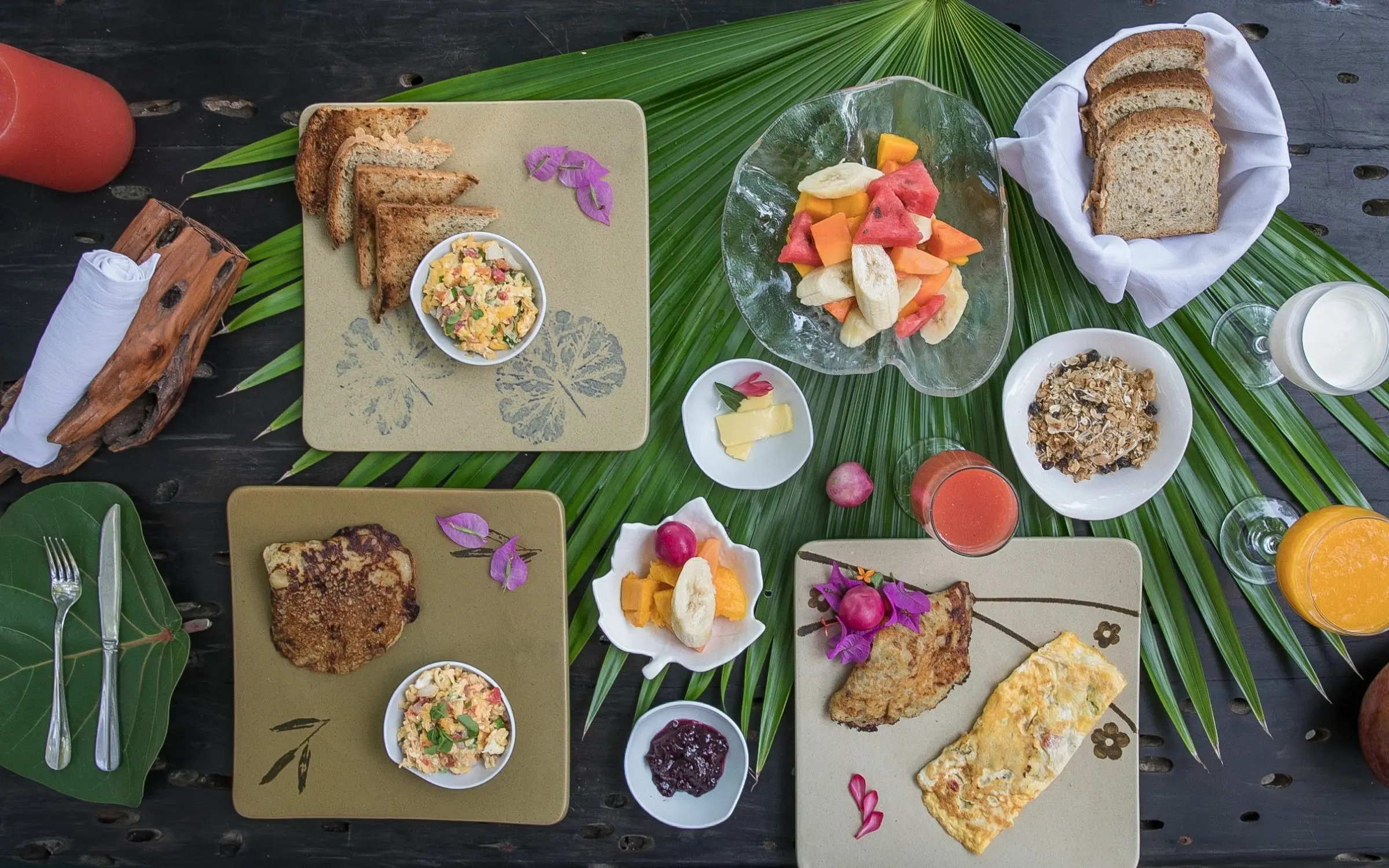 Sabores locales, pescado del día y frutas – Genn Tayrona